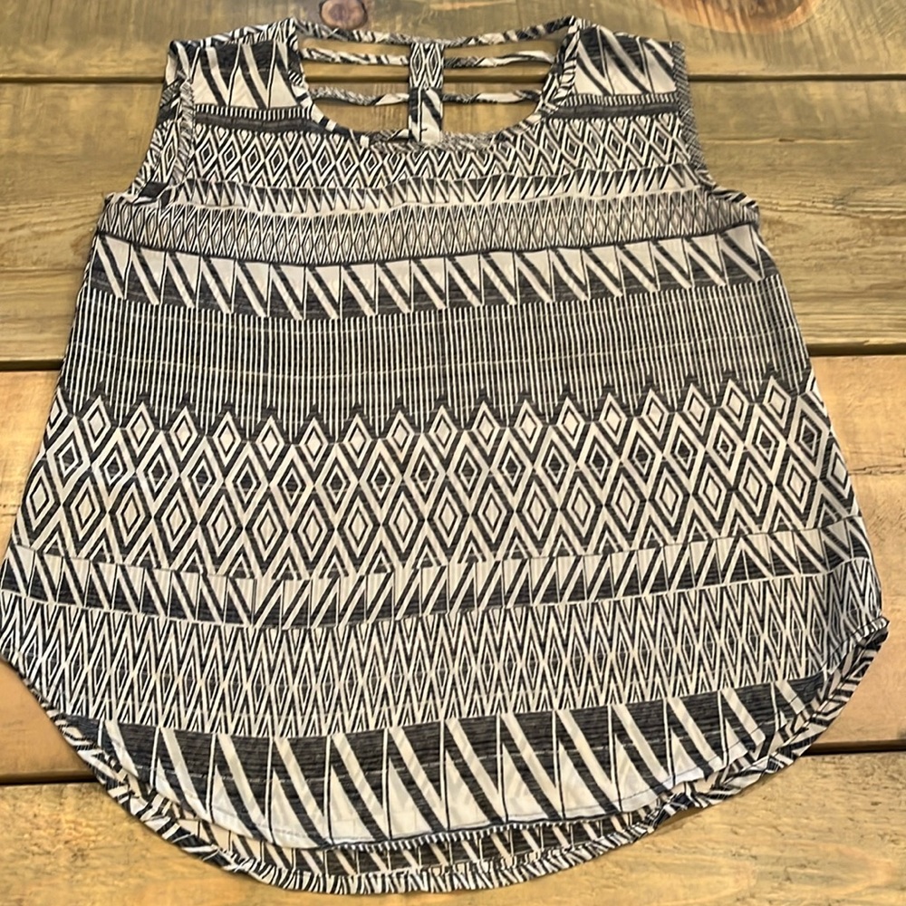 Geometric Print Tank